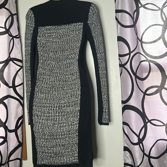 Gianni Bini Long sleeved Sweater Dress Small - Picture 11 of 11